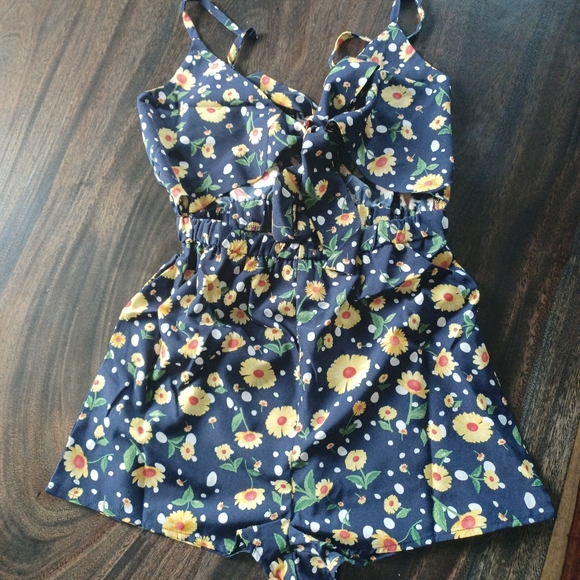 Floral romper - Picture 5 of 5